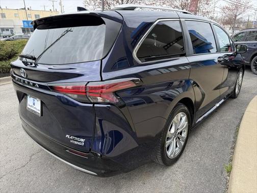 2021 Toyota Sienna Platinum 7 Passenger