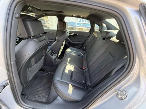 2018 Audi A4 2.0T Premium Plus