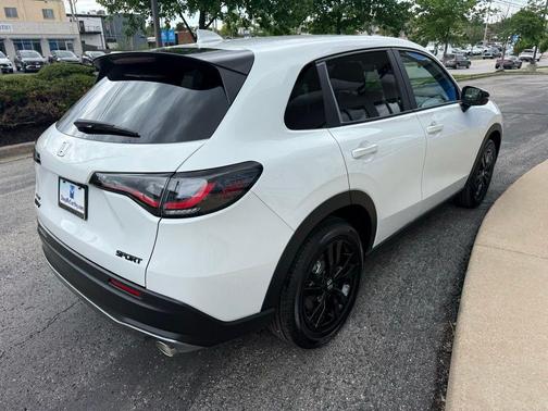 Platinum White Pearl 2026 Honda HR-V AWD Sport
