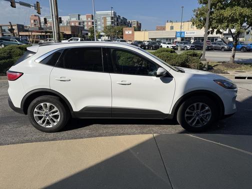 2021 Ford Escape SE