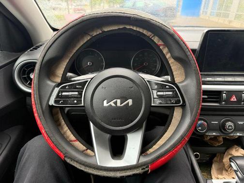 Currant Red 2023 Kia Forte LXS