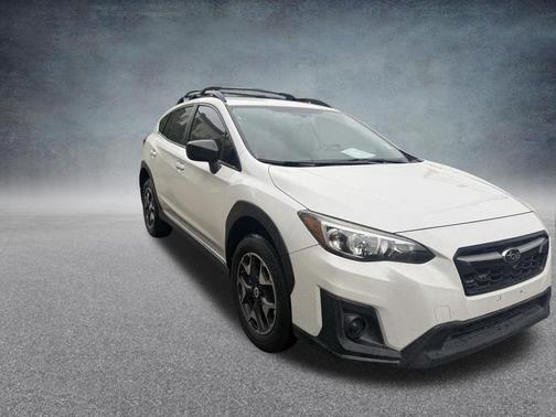 Crystal White Pearl 2019 Subaru Crosstrek 2.0i
