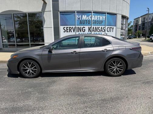 Predawn Gray Mica 2021 Toyota Camry SE