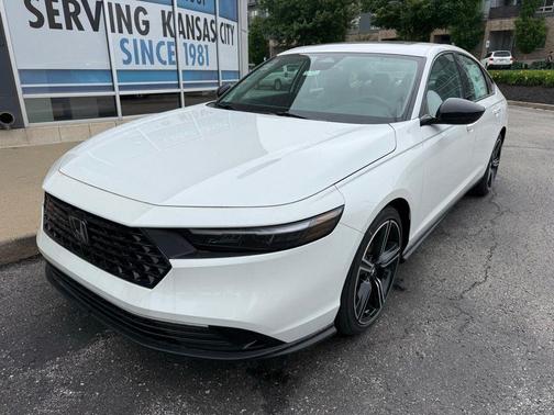 Platinum White Pearl 2026 Honda Accord SE