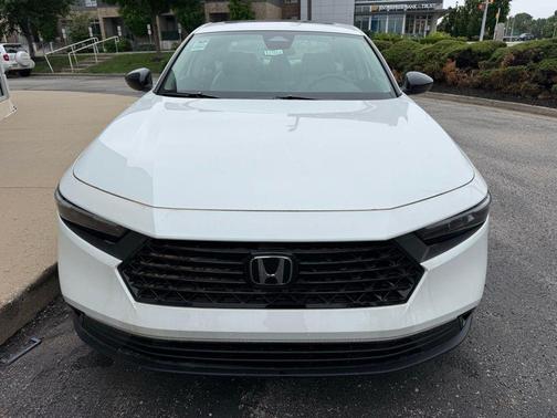 Platinum White Pearl 2026 Honda Accord SE