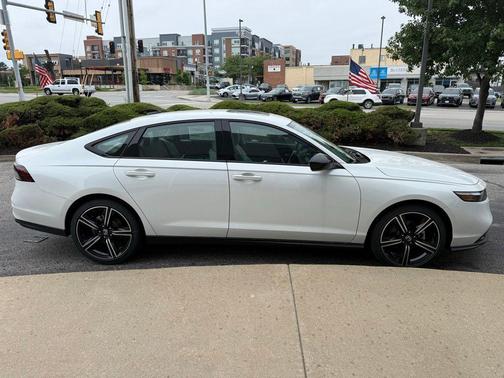 Platinum White Pearl 2026 Honda Accord SE