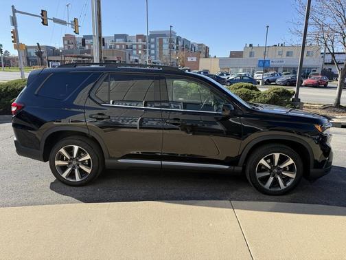 2023 Honda Pilot Touring 8-Passenger
