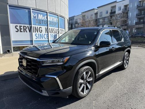 2023 Honda Pilot Touring 8-Passenger