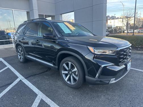 2023 Honda Pilot AWD Elite