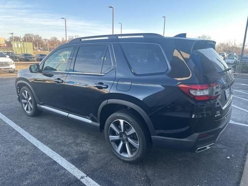 2023 Honda Pilot AWD Elite