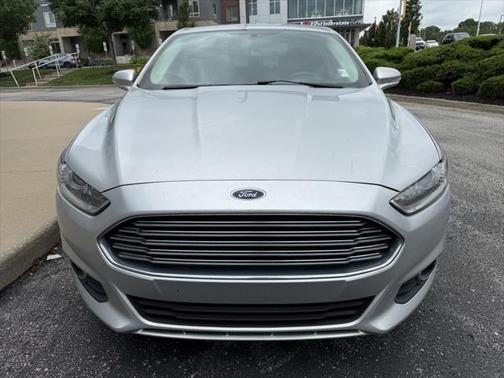 2016 Ford Fusion Hybrid SE