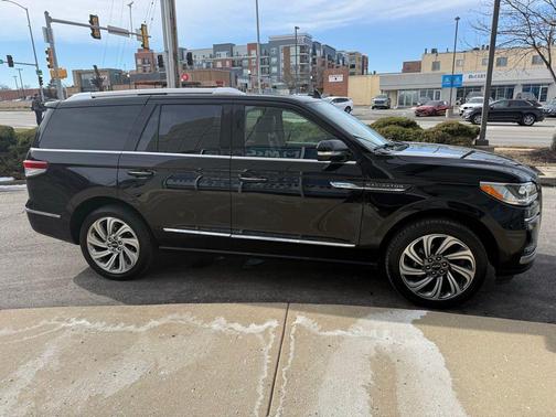 2024 Lincoln Navigator Reserve