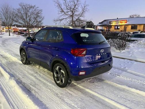 2022 Hyundai VENUE Limited