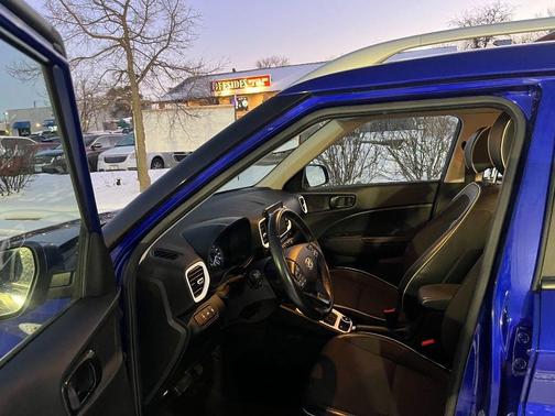 2022 Hyundai VENUE Limited