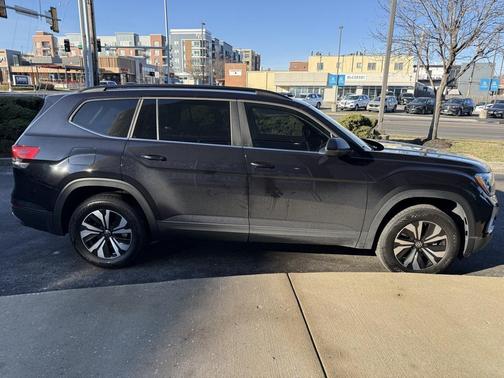 2024 Volkswagen Atlas 2.0T SE