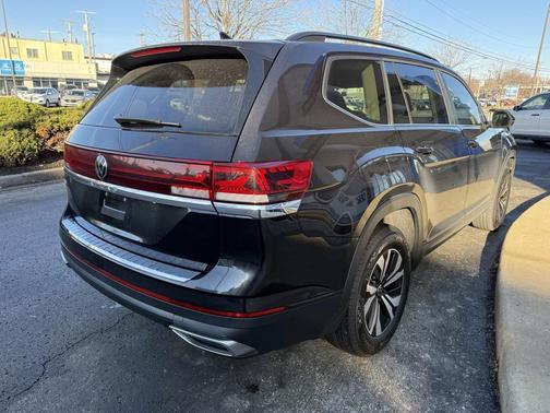 2024 Volkswagen Atlas 2.0T SE