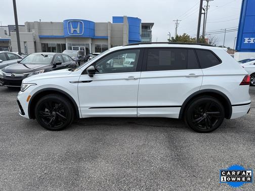2023 Volkswagen Tiguan 2.0T SE R-Line Black