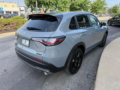 Urban Gray Pearl 2027 Honda HR-V Sport