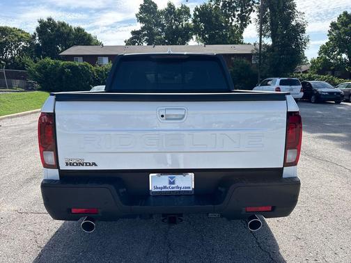Platinum White Pearl 2026 Honda Ridgeline Black