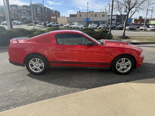2011 Ford Mustang V6