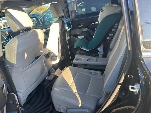 2019 Toyota Highlander Limited Platinum