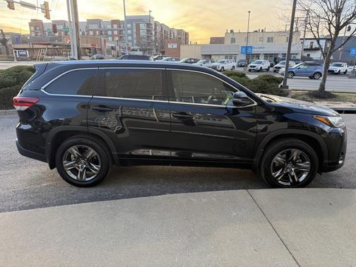 2019 Toyota Highlander Limited Platinum