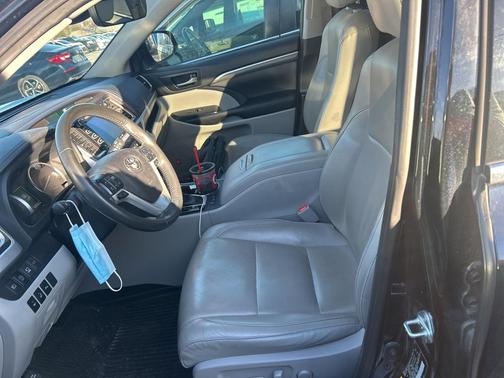 2019 Toyota Highlander Limited Platinum
