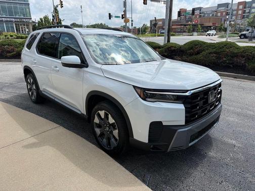 Platinum 2026 Honda Pilot Touring 8-Passenger