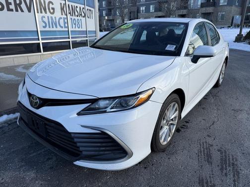 2024 Toyota Camry LE