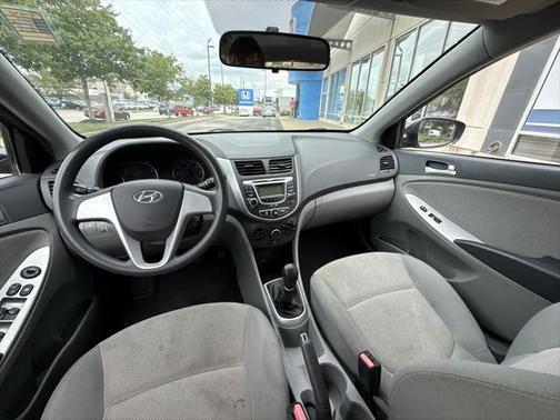 2013 Hyundai Accent GS