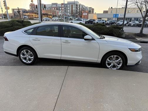 2025 Honda Accord LX 1.5T