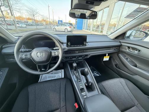 2025 Honda Accord LX 1.5T