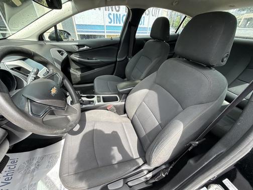 2017 Chevrolet Cruze LS