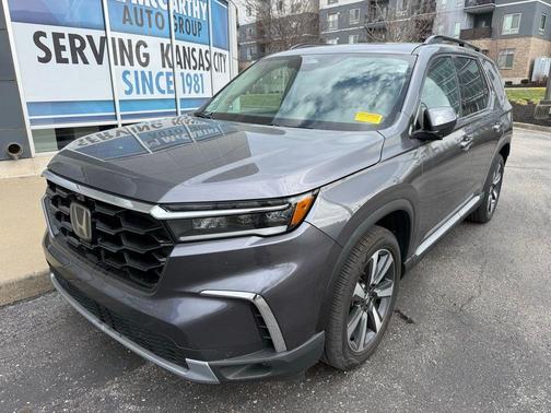Gray 2023 Honda Pilot AWD Elite