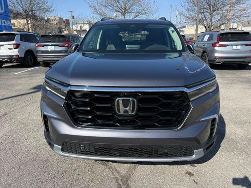 Gray 2023 Honda Pilot AWD Elite