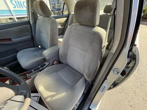 2004 Toyota Corolla LE