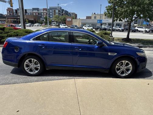 2015 Ford Taurus SEL