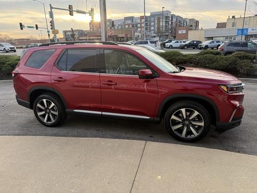 2025 Honda Pilot Touring 8-Passenger