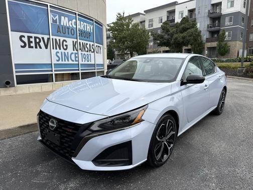 2023 Nissan Altima SR FWD