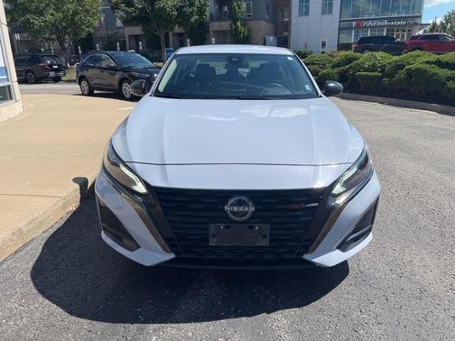 2023 Nissan Altima SR FWD