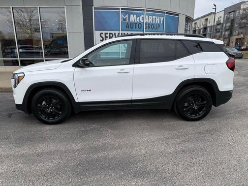 2024 GMC Terrain AWD AT4