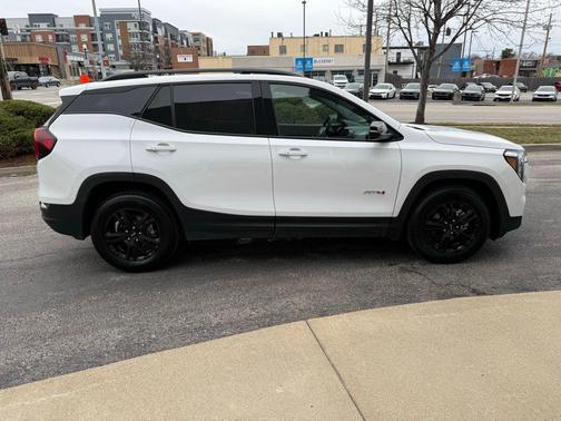 2024 GMC Terrain AWD AT4