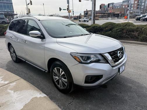 2019 Nissan Pathfinder SV