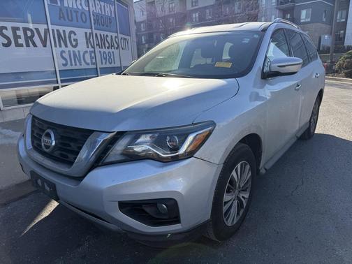 2019 Nissan Pathfinder SV