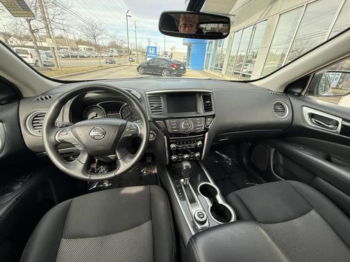 2019 Nissan Pathfinder SV