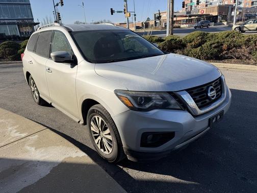 2019 Nissan Pathfinder SV