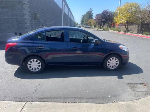 2012 Nissan Versa 1.6 S