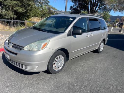 2005 Toyota Sienna LE