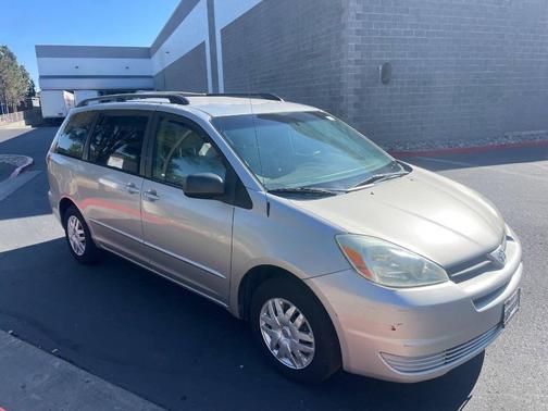 2005 Toyota Sienna LE