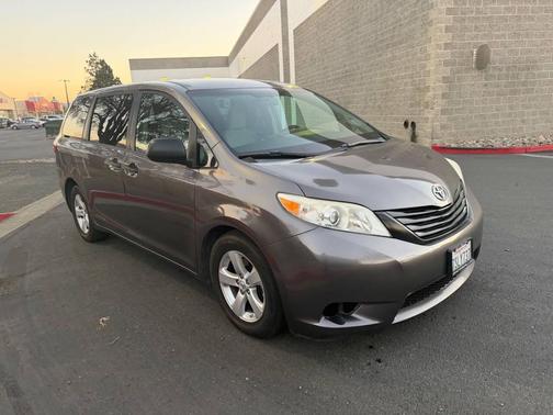 2016 Toyota Sienna L